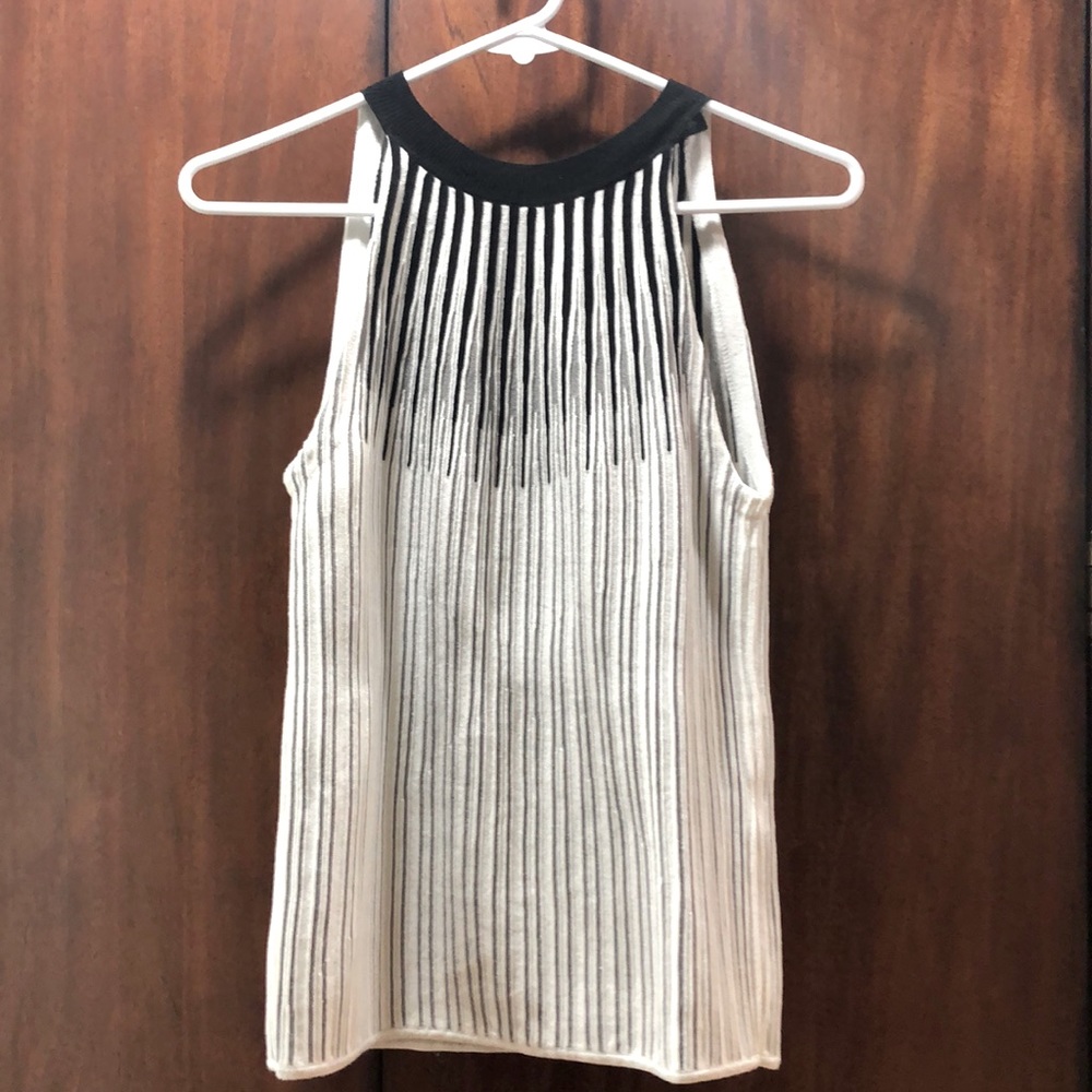 New with tag. Size xs White House Black Market sleeveless